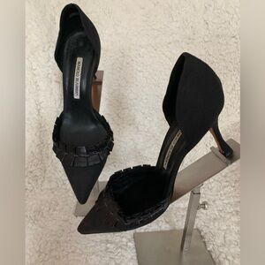 Manolo Blahnik D’Orsay pumps